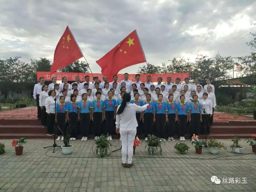 女子给网友寄2袋冻梨反获满箱特产